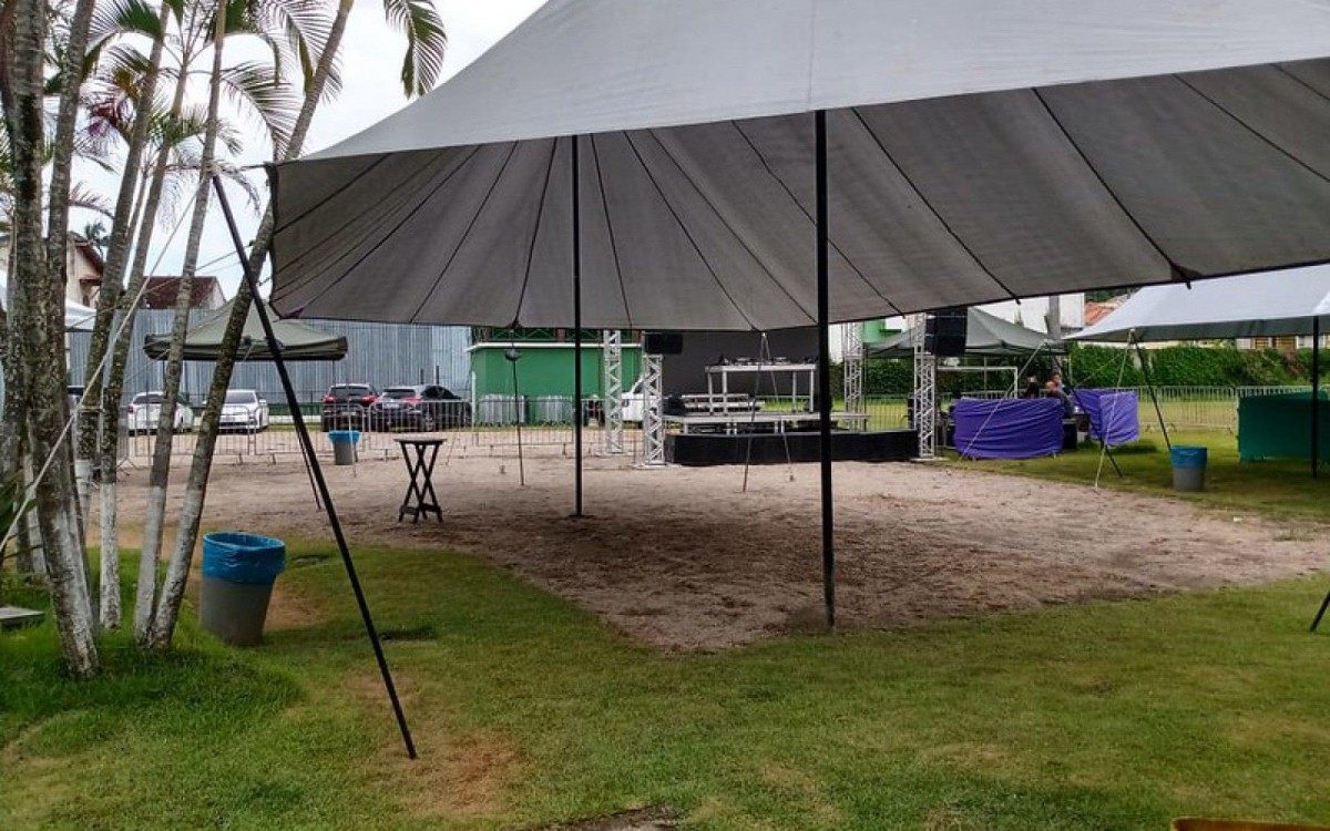 Prefeitura interdita pool party em sítio na Zona Oeste