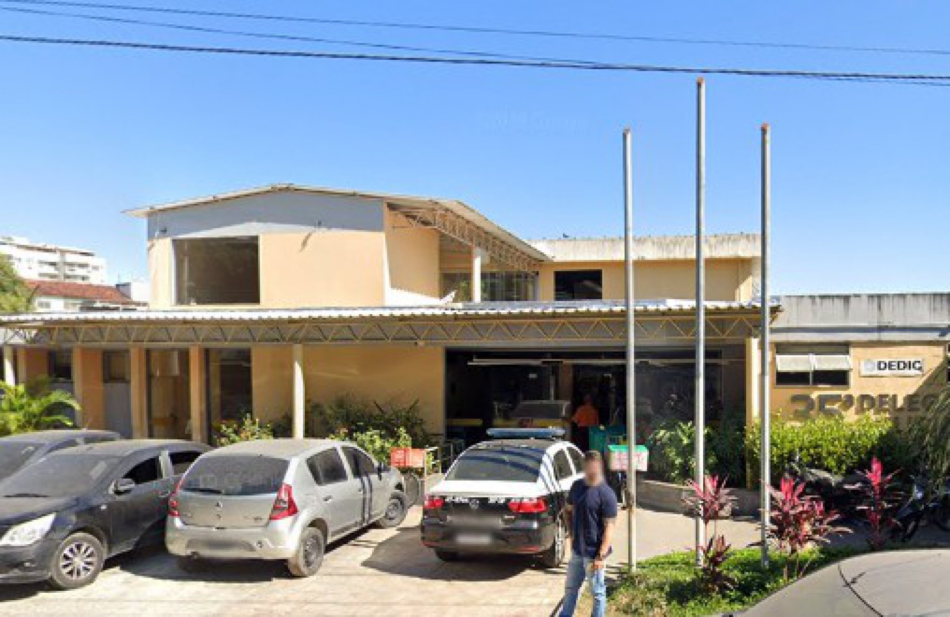 Homem &eacute; baleado e roubado dentro de ag&ecirc;ncia banc&aacute;ria na Zona Oeste