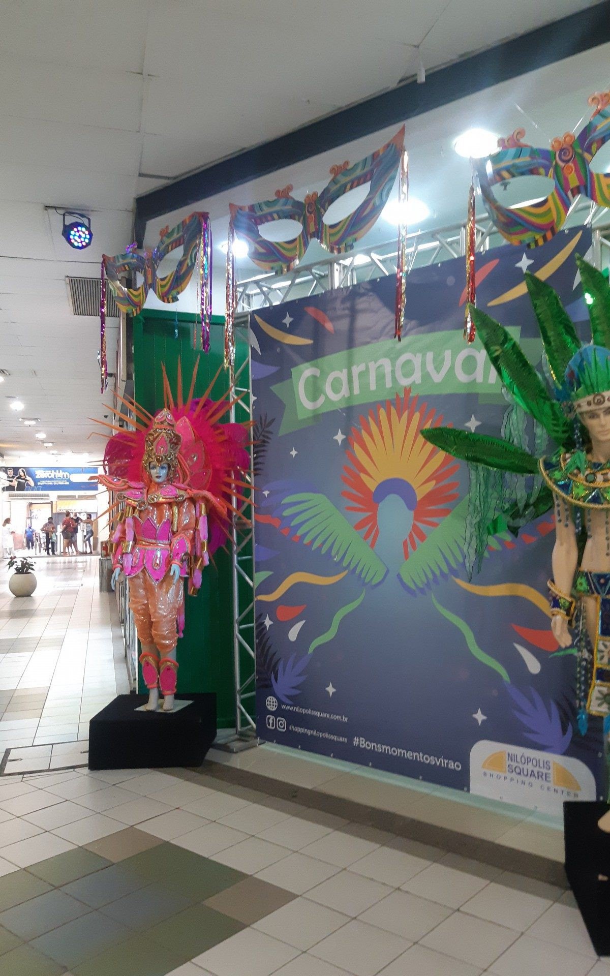 Exposição História do Carnaval com Fantasias G.R.E.S Beija Flor de Nilópolis