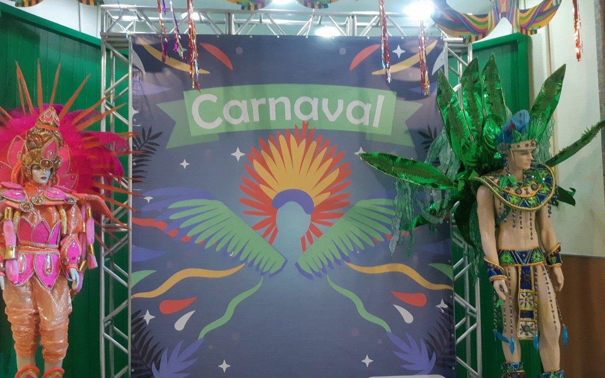 Exposição História do Carnaval com Fantasias G.R.E.S Beija Flor de Nilópolis