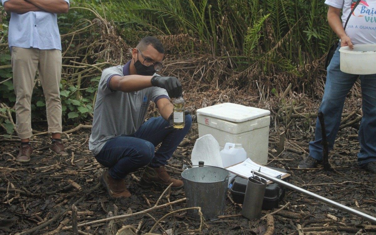 Vistoria técnica conjunta do Ministério Público Federal de São João de Meriti, coordenado pelo Procurador da República José Júlio Araújo, o Movimento Baía Viva e a Colônia de Pescadores de Duque de Caxias 