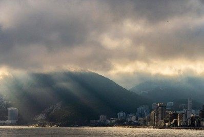 Rio entra em estágio de mobilização; já chove nas Zonas Central e Norte