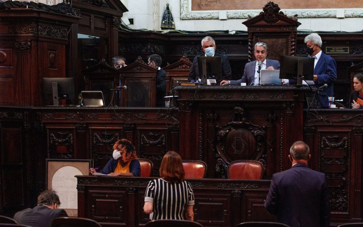 Plenário da Alerj analisa hoje a indicação legislativa que pede suspensão do desconto previdenciário - Julia Passos/Divulgação Alerj