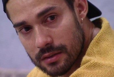 Bil Araújo, do 'BBB21', abre o jogo sobre o contato com ex-brothers