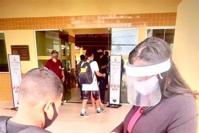  Menos da metade das escolas de Araruama voltam às aulas presenciais