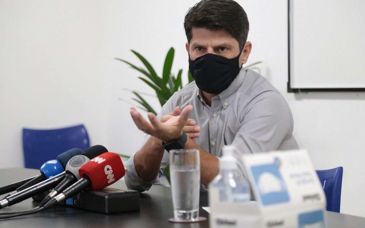 O secretário Municipal de Saúde André Vargas