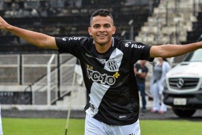 Atacante do Cruzeiro revela que recebeu sondagem do Vasco