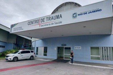 Idoso é internado em estado grave após ser baleado no tórax em São Gonçalo