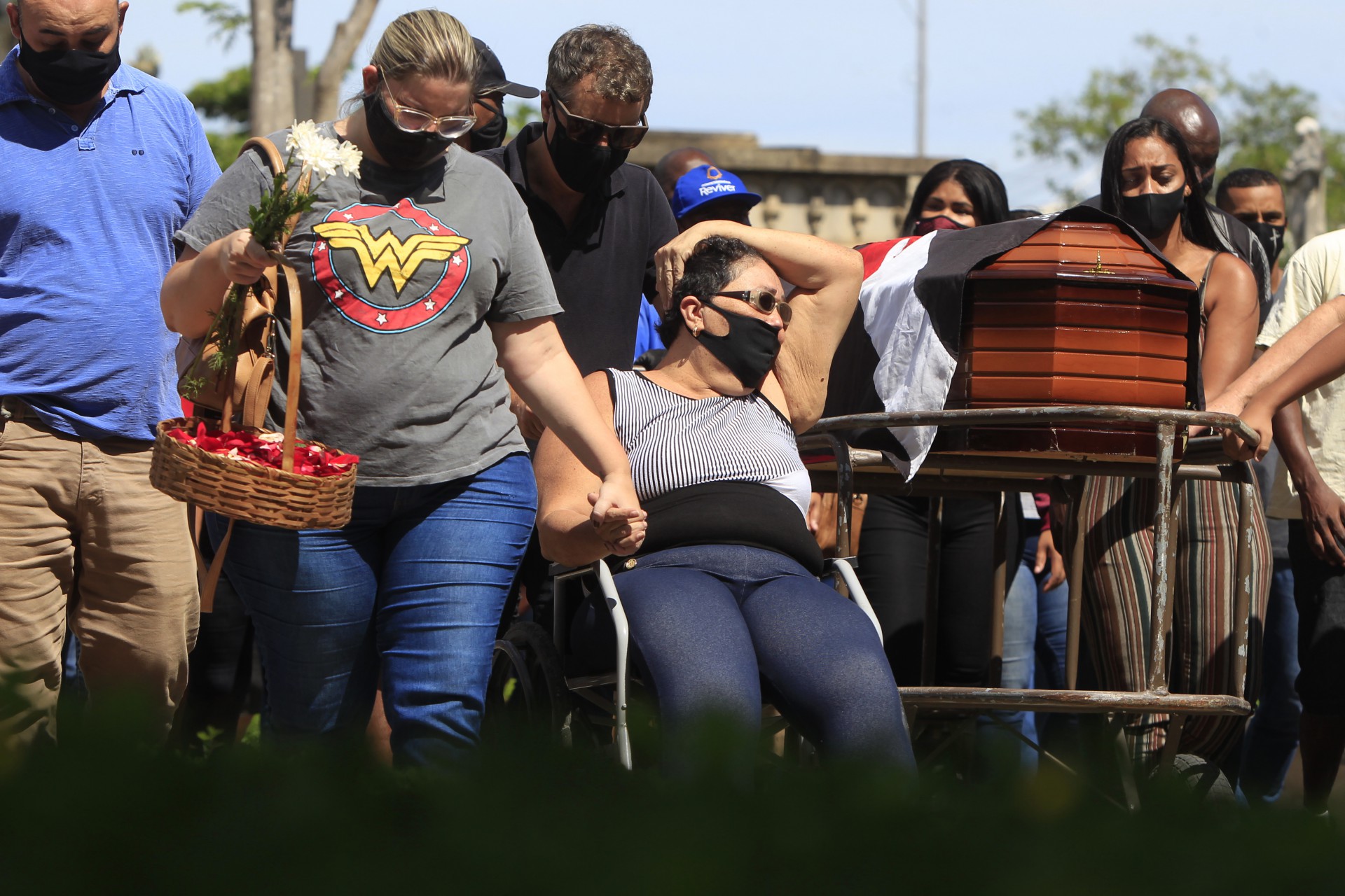 Corpo do motorista foi sepultado na tarde desta quarta-feira - Luciano Belford/Agência O Dia