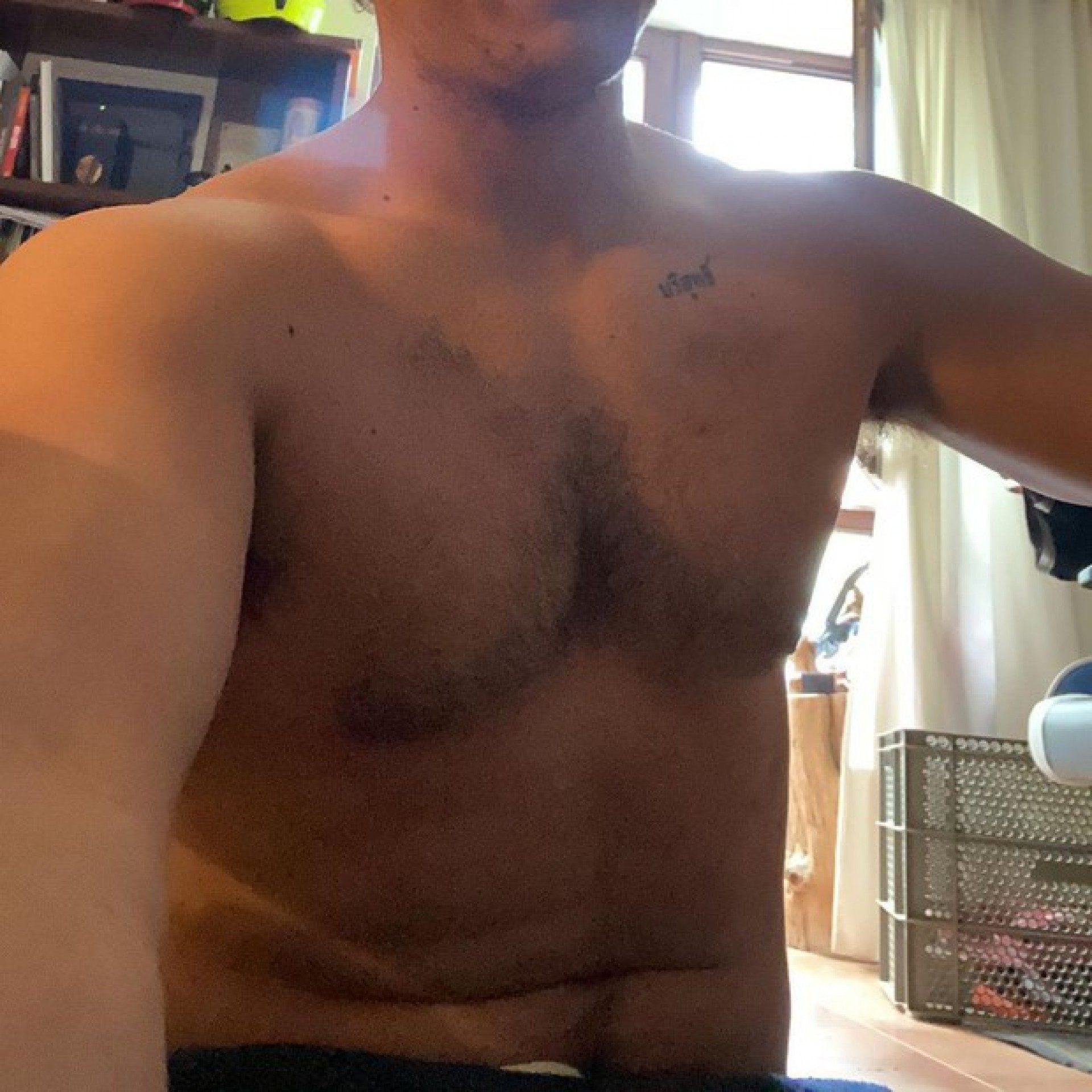 Miguel Herrán, de 'La Casa de Papel', antes da transformação física - Reprodução