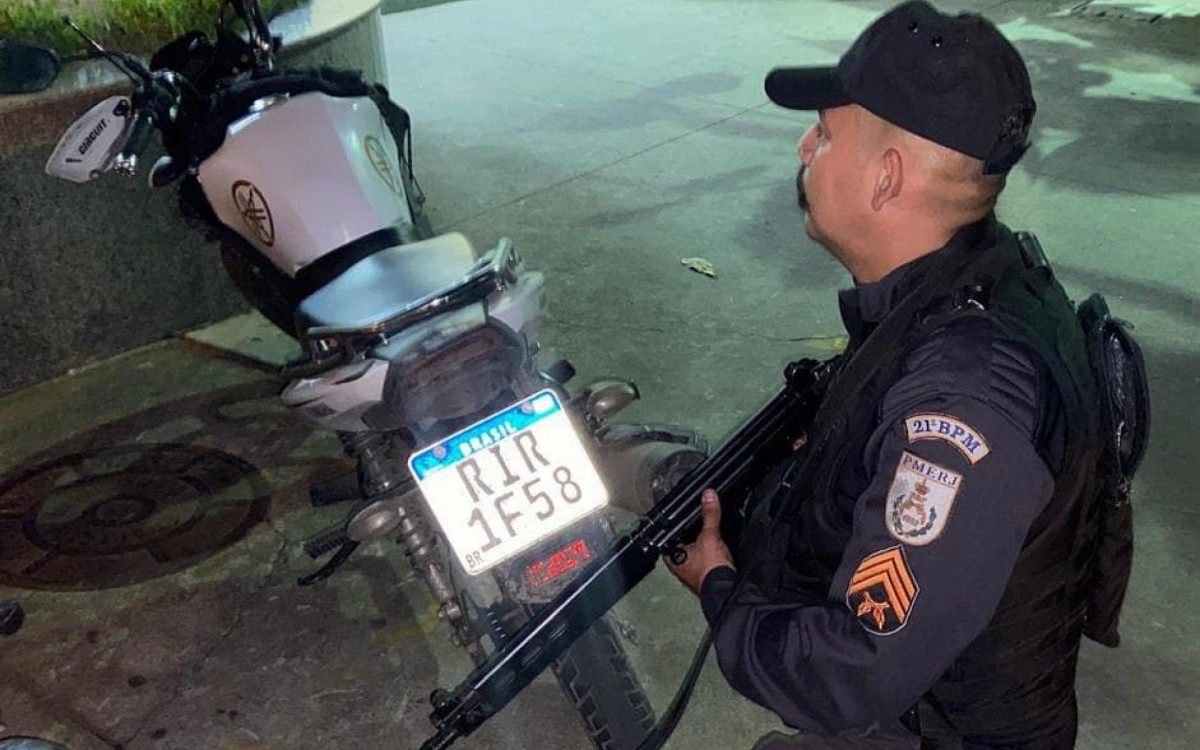 PM recupera motocicleta roubada e prende acusado em flagrante - 21º BPM