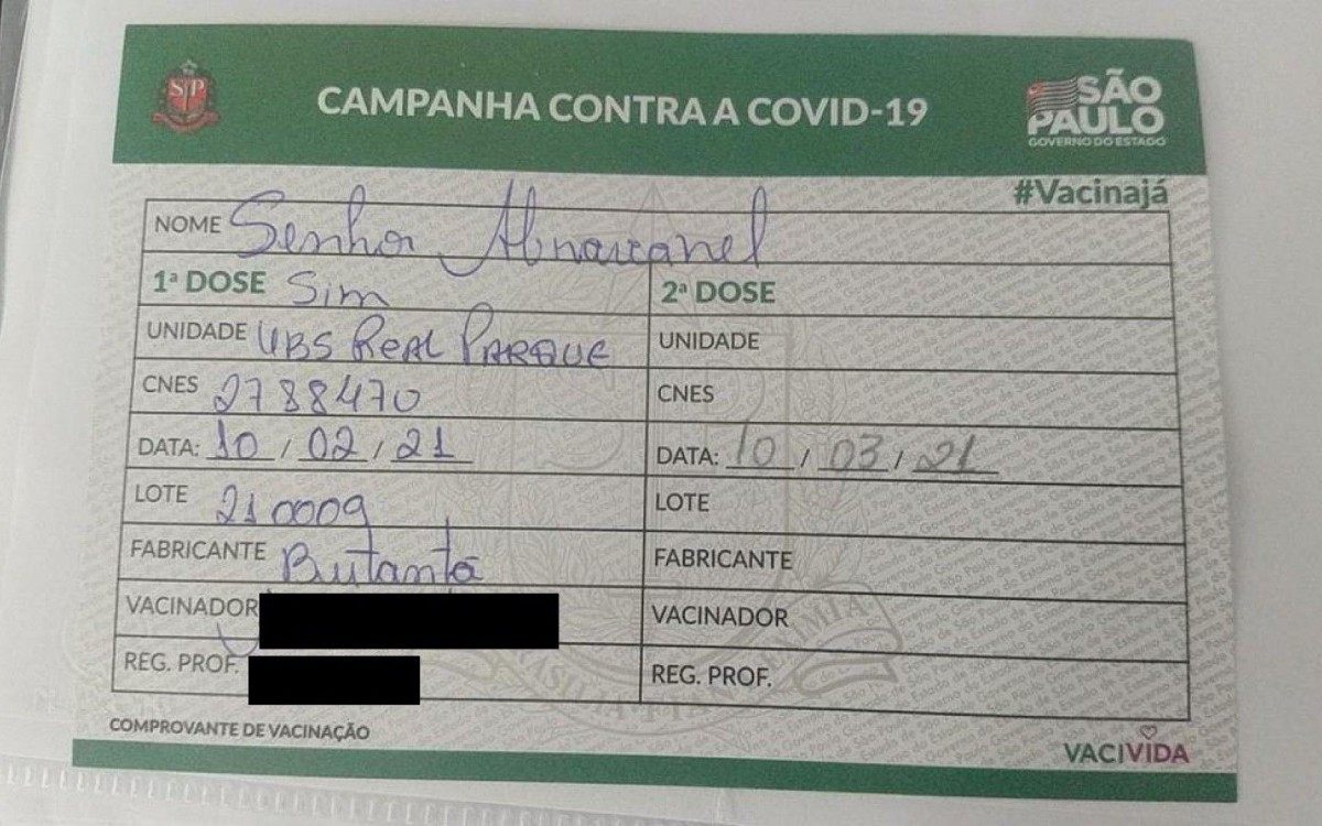 Funcionária se confunde e erra o nome de Silvio Santos em ...