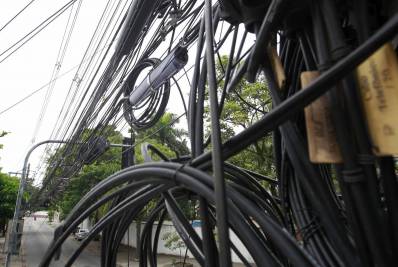 Crime corta cabos de internet e obriga moradores a utilizarem o serviço local