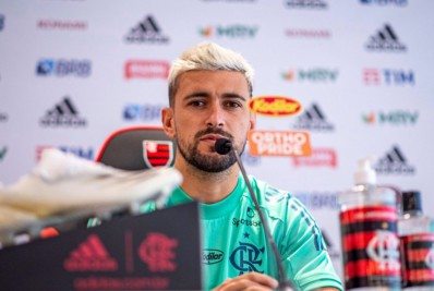 Arrascaeta ignora tropeço do Inter e quer Flamengo focado jogo a jogo: 'Não podemos oscilar'