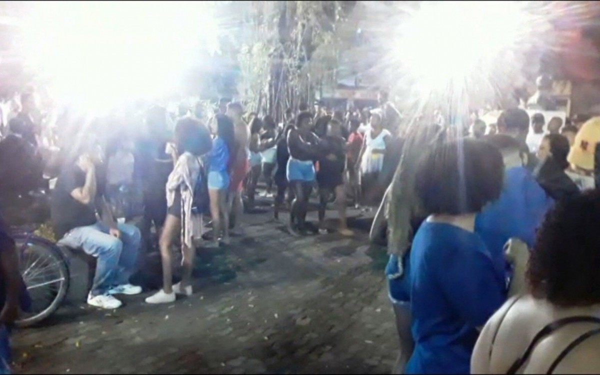 Aglomeração em Magé - Reprodução/TV Globo