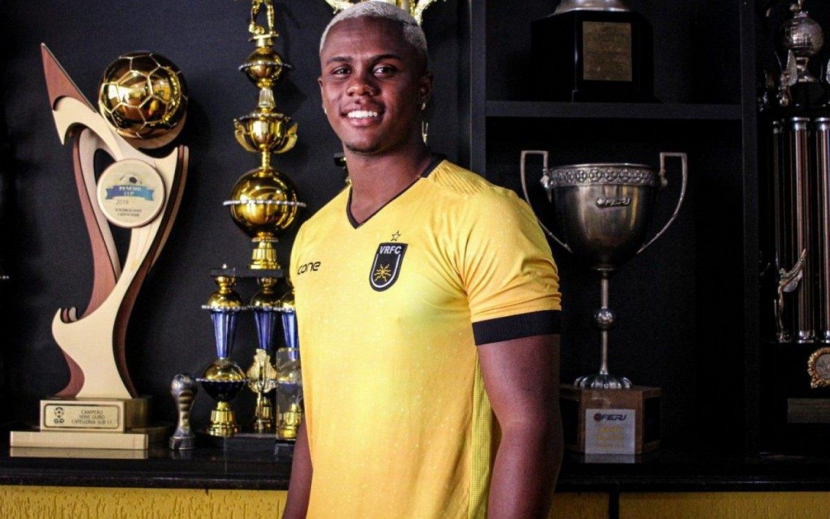 O zagueiro Paulo Vitor retorna ap&oacute;s passagem pelo Bangu