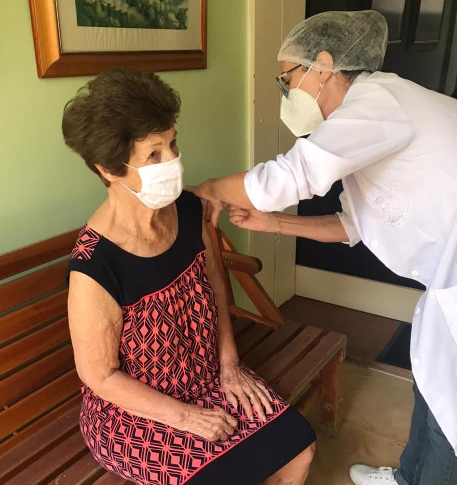 Dona Zez&eacute;, de 90 anos, vi&uacute;va do ex-prefeito, Carlos Garcia. - Foto: divulga&ccedil;&atilde;o/PMBJI