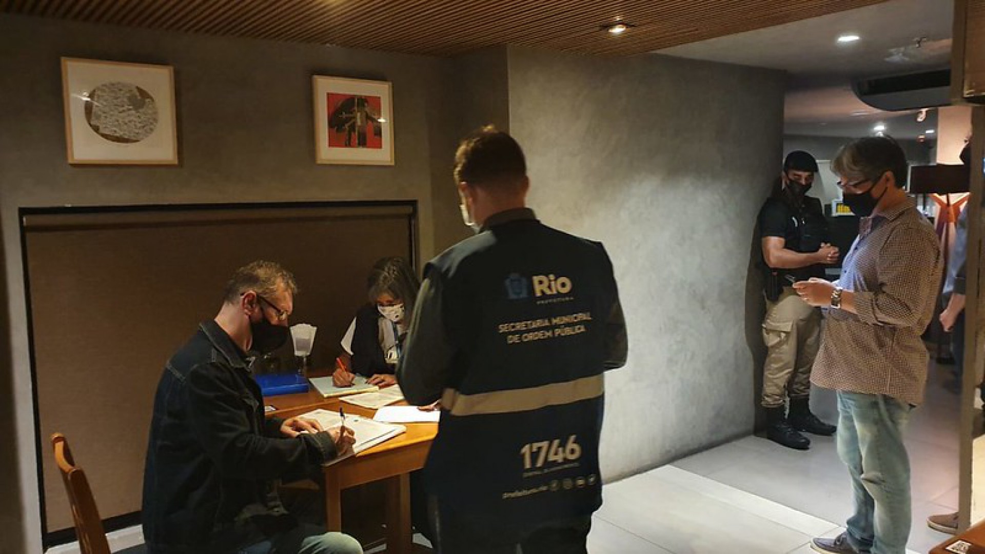 Prefeitura fecha três estabelecimentos em ação noturna em Copacabana e na Barra - Divulgação Seop / Prefeitura do Rio