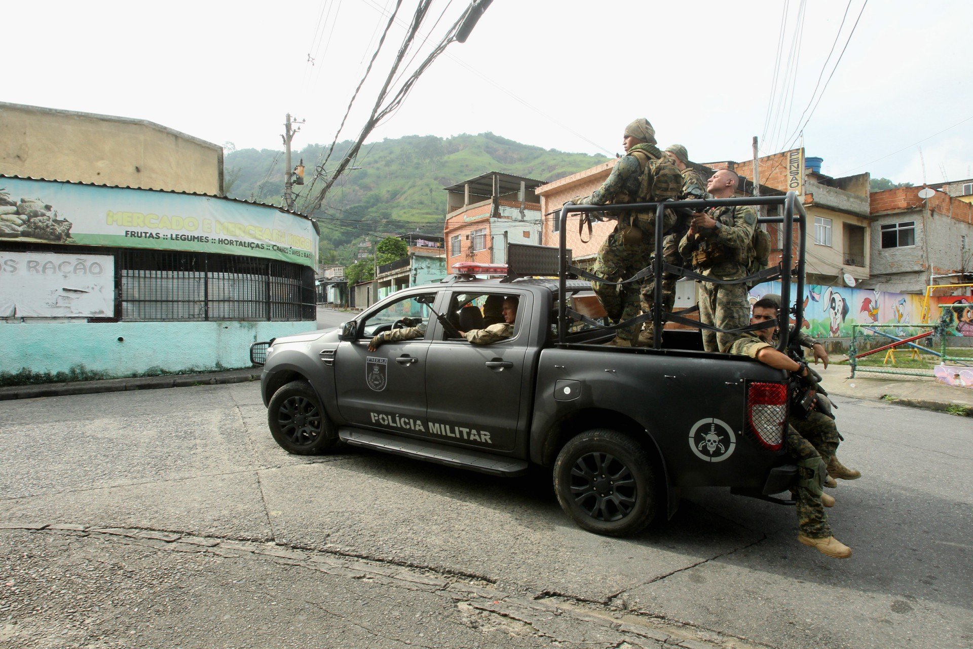 Polícia Civil e Bope fazem operação no Morro da Serrinha, em Madureira, Zona Norte do Rio - Estefan Radovicz / Agência O Dia