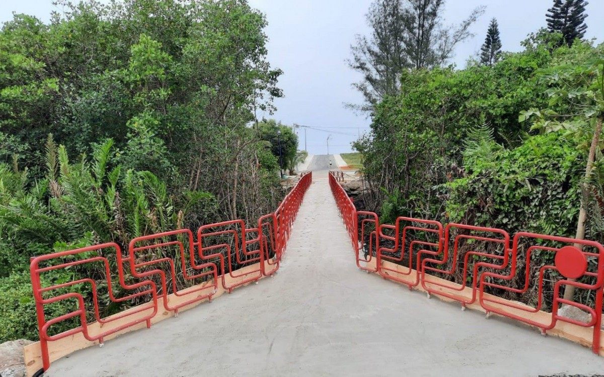 Ponte para pedestres construída em Itaipuaçu - Foto: Divulgação