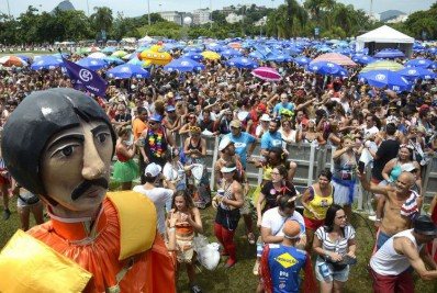 Carnaval 2022: relatório indica que 80% da população deve estar completamente vacinada