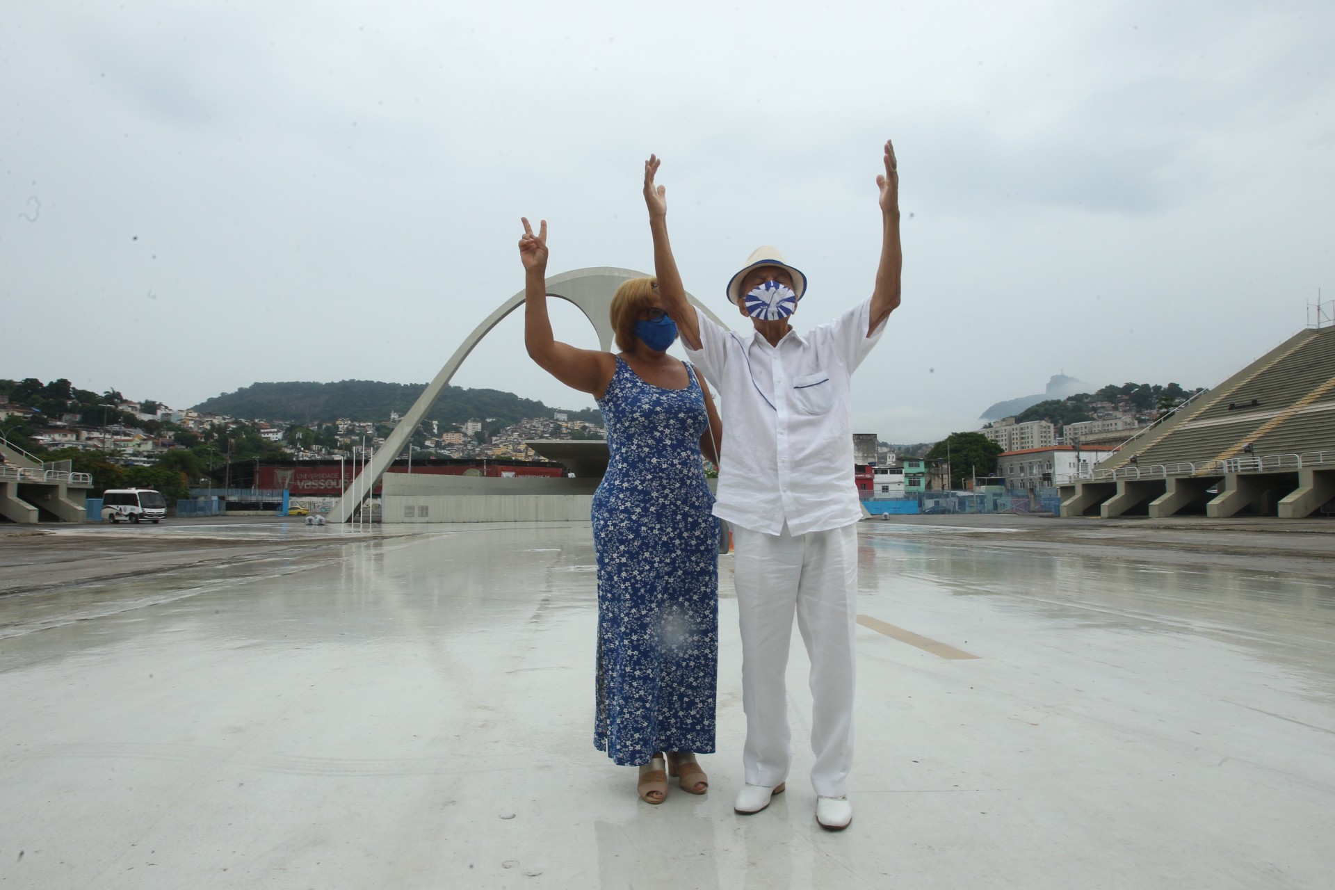 Drive thru de vacinação contra a Covid - 19, no Sambódromo do Rio. Na foto, o compositor Monarco. - Estefan Radovicz / Agencia O Dia