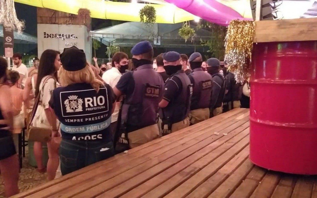 Instituto de Vigil&acirc;ncia Sanit&aacute;ria interditou quatro estabelecimentos e aplicou sete multas - Divulgação Seop / Prefeitura do Rio