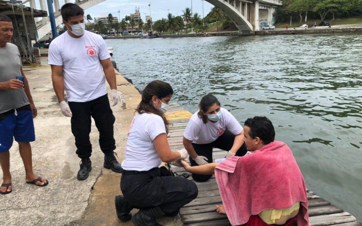 Equipes de resgate chegaram rapidamente e encaminharam a v&iacute;tima para Hospital da cidade - Clube Costa Azul