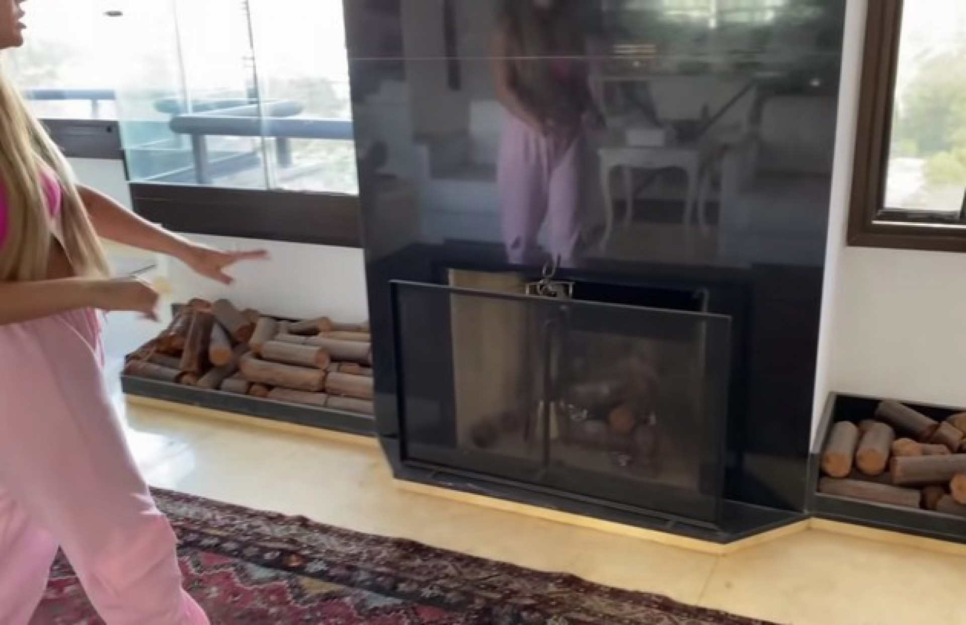 Viih Tube tem uma lareira - Reprodução Internet