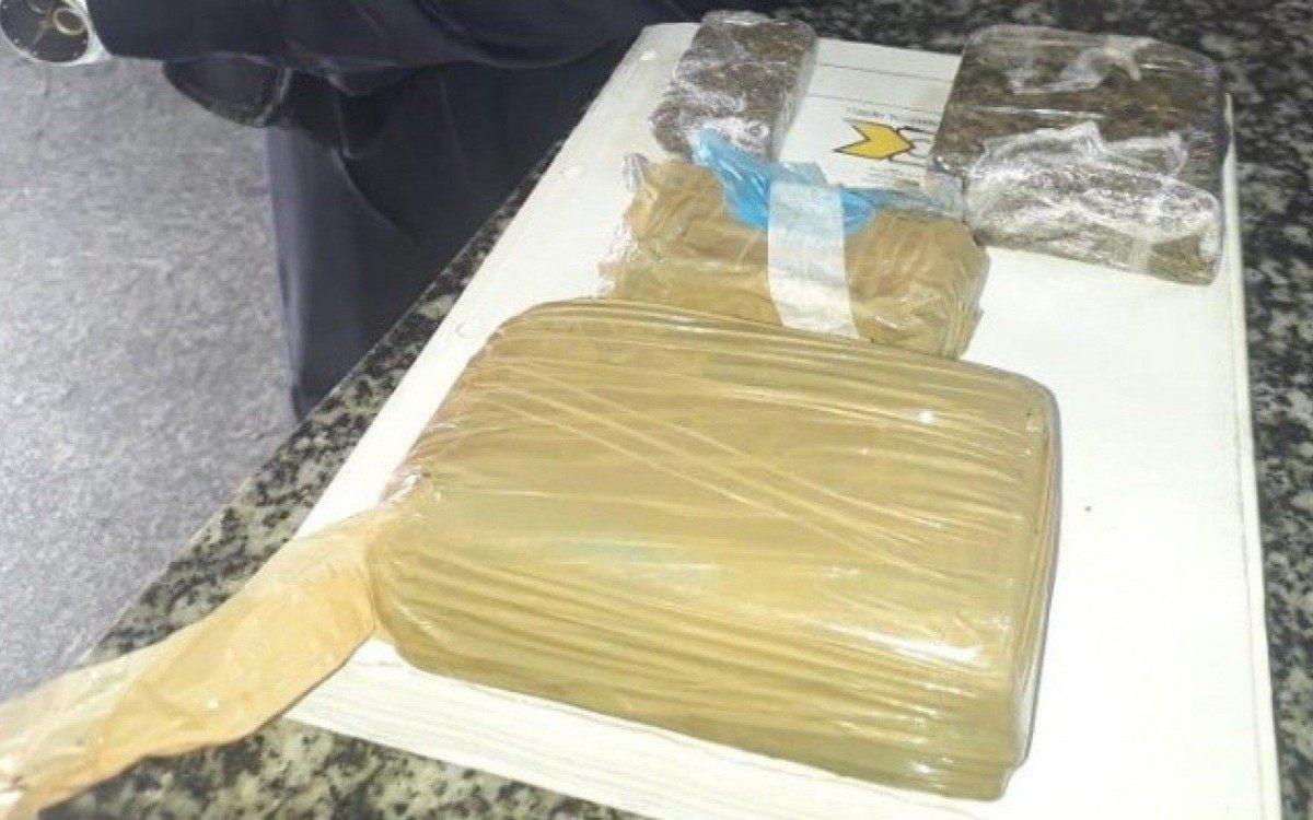  Apreensão de 525 gramas de maconha. - Foto: divulgação