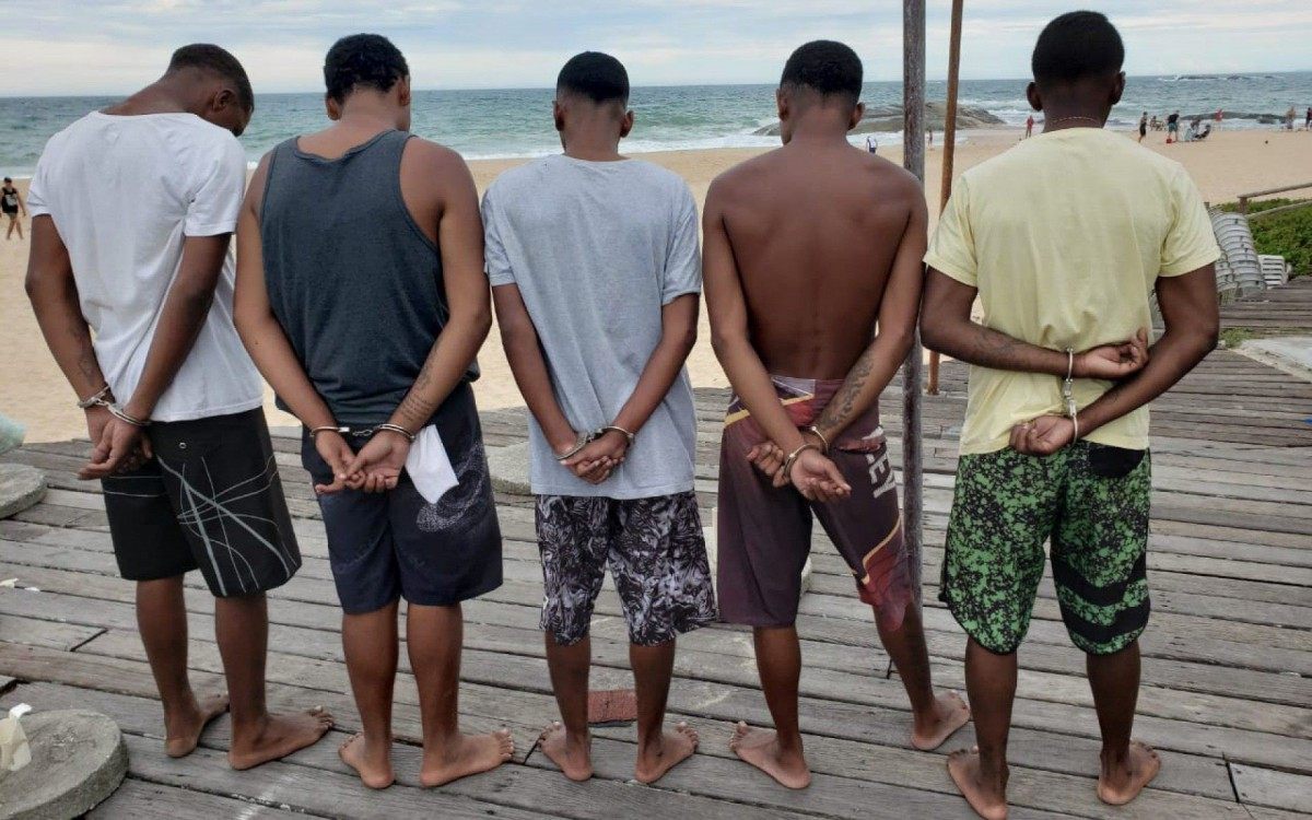 Quatro dos presos já tinham passagens anteriores por tráfico de drogas e um deles por roubo - Divulgação