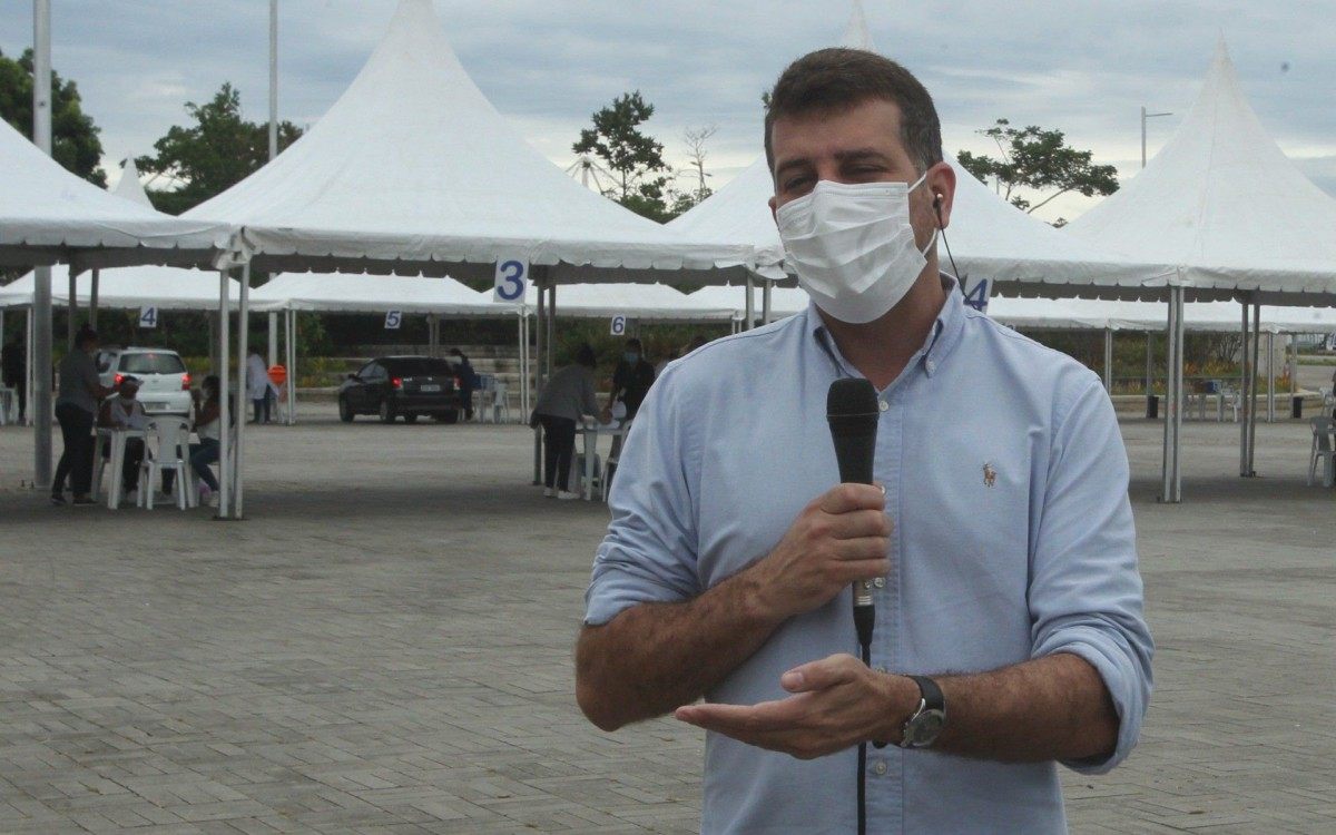 Secret&aacute;rio municipal de Sa&uacute;de, Daniel Soranz, fala sobre a paralisa&ccedil;&atilde;o do cronograma - Estefan Radovicz / Agencia O Dia