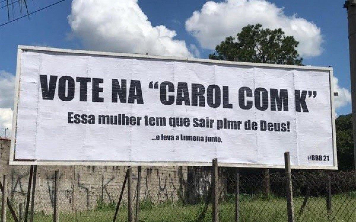 Outdoor com pedido de eliminação de Karol Conká - Reprodução do Twitter