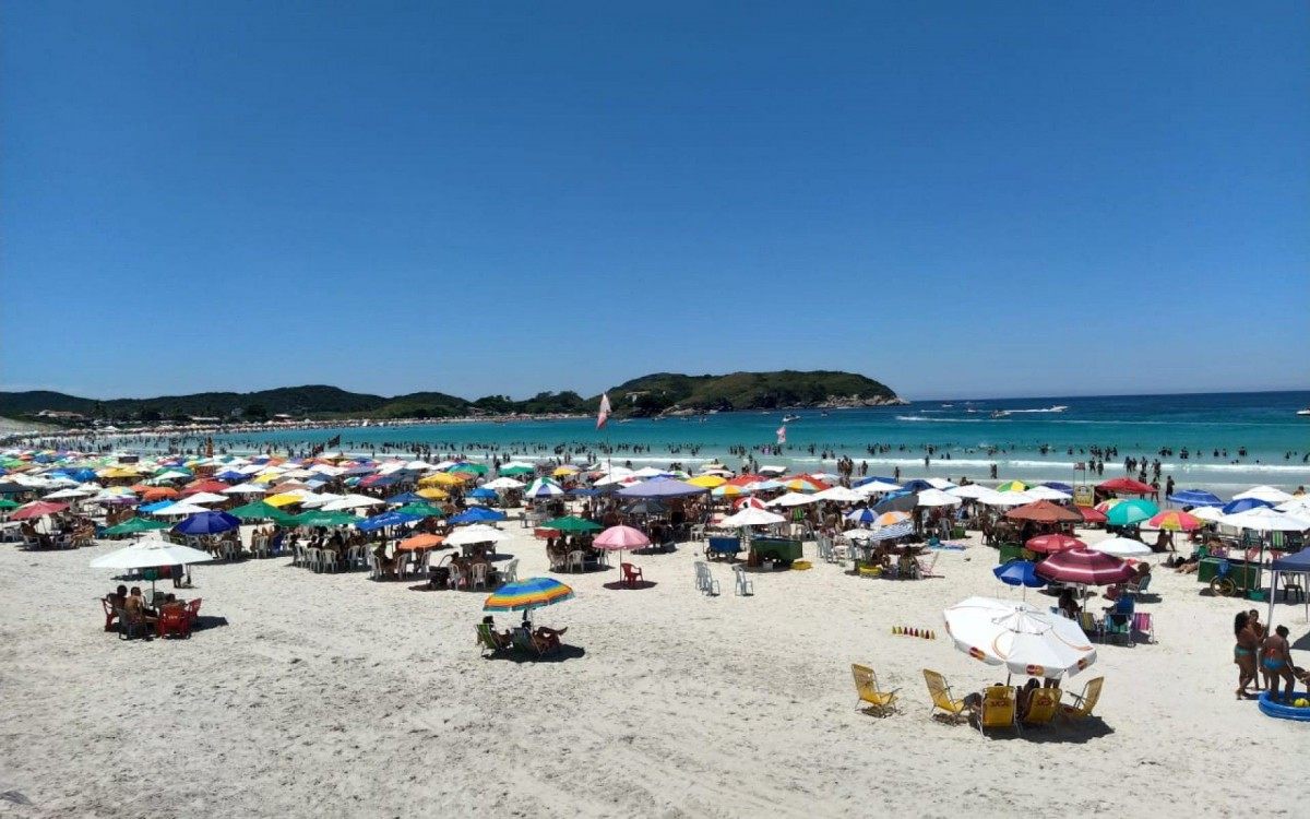Temperatura na casa dos 30º e ninguém de máscara 