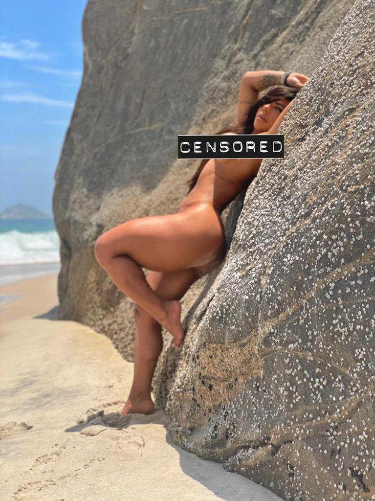 Suzy Cortez na Praia do Abricó - Divulgação 