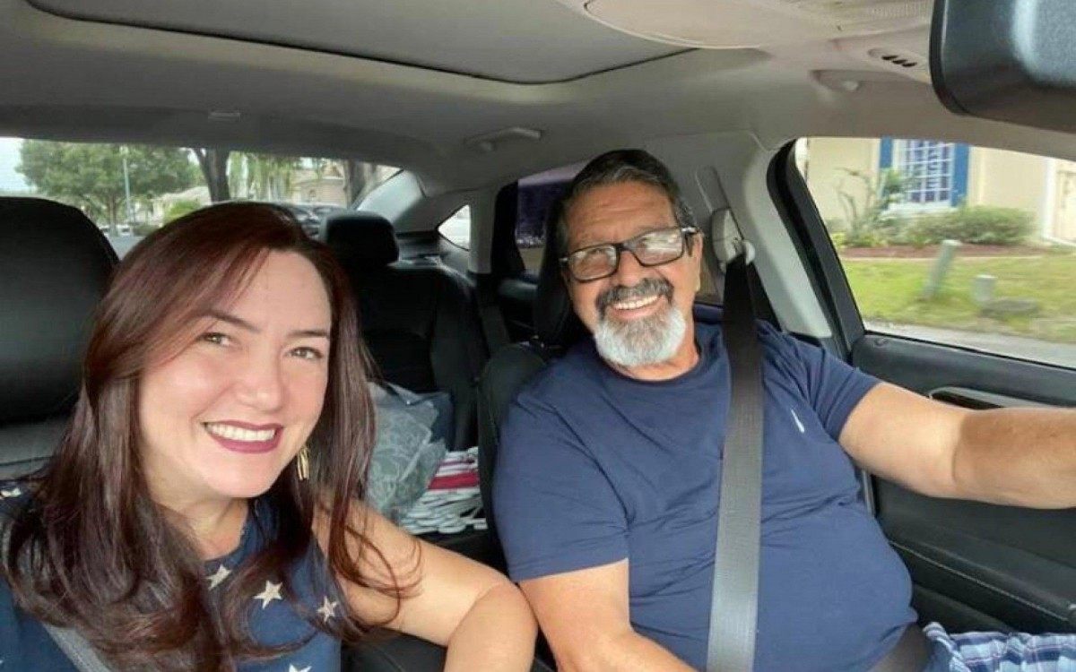 Ao lado da venerada esposa Raquel, em momento de lazer