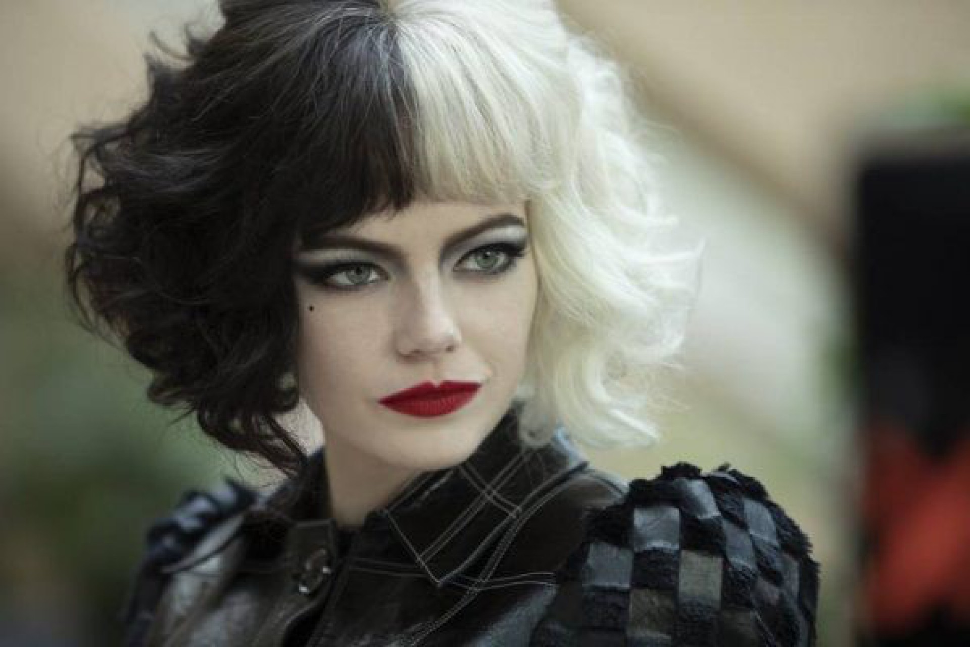 'Cruella': Disney lan&ccedil;a trailer com Emma Stone no papel de vil&atilde;