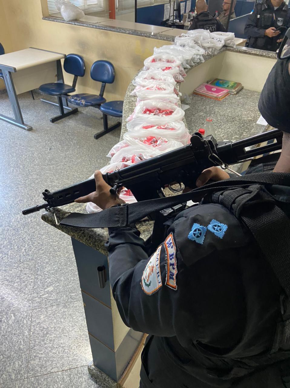 Apreensão totalizou 1.130 pinos de cocaína (794 gramas) e 1294 tabletes de maconha (7.246 gramas). - Foto: divulgação