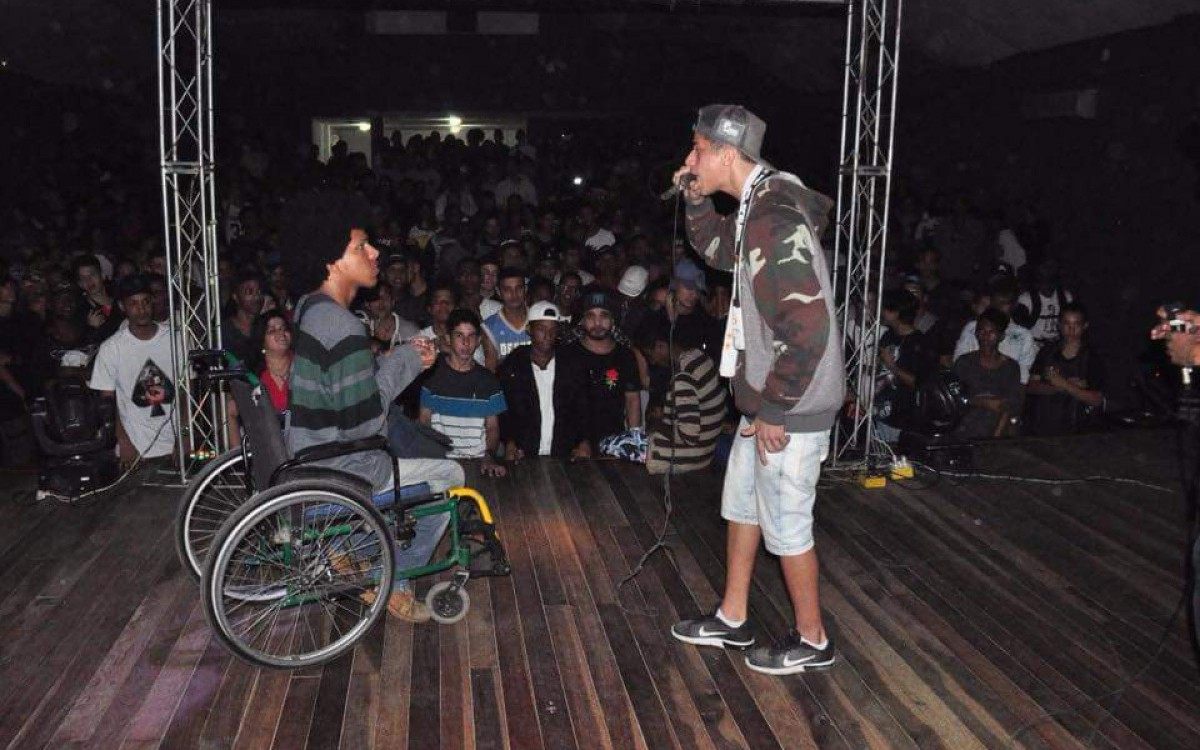 A Casa de Cultura oferece diariamente exposição de esculturas e quadros