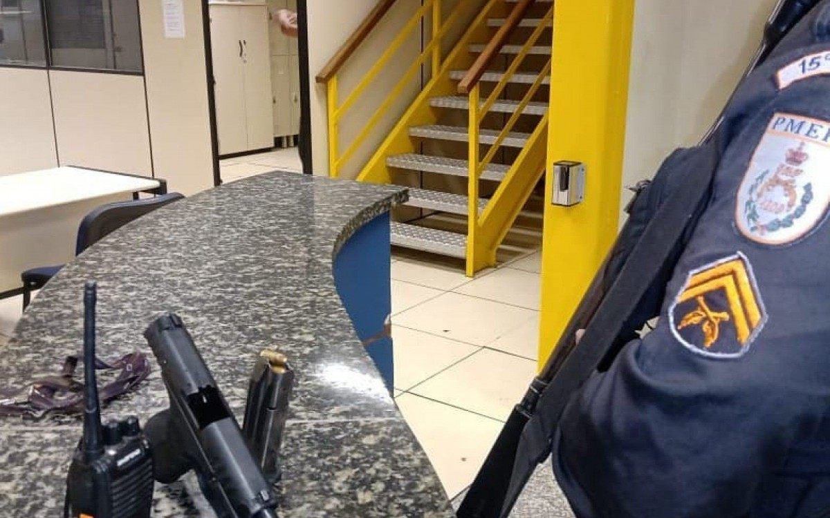 Arma foi apreendida em Duque de Caxias - Divulgação
