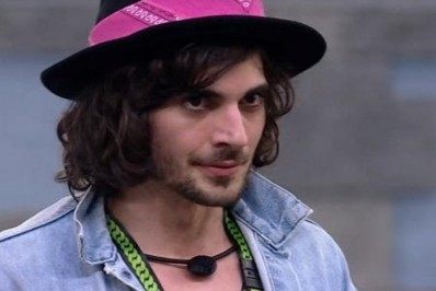 Saiba quem é a 'mãe de amigo' que Fiuk se apaixonou