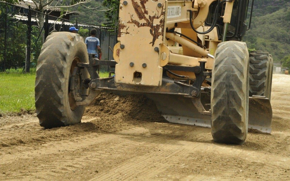Mag&eacute; recupera estradas importantes para agricultura -  Gilson Jr./Divulga&ccedil;&atilde;o