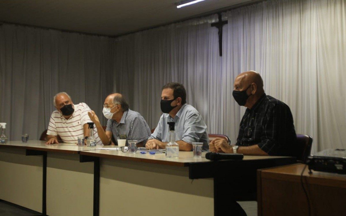 Eduardo Paes se reuniu com empresários e lojistas no Mercado São Pedro - Estefan Radovicz / Agência O Dia