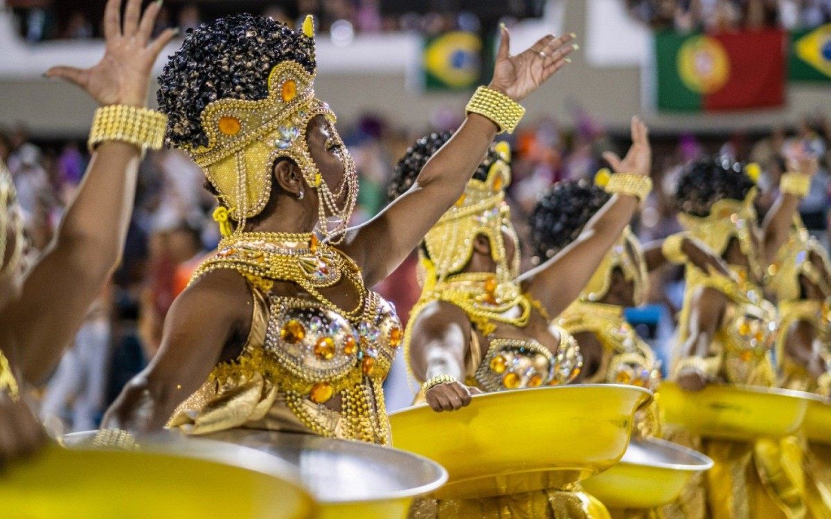 As mais de 400 fotos presentes na mostra começaram a ser produzidas pela dupla de fotógrafos em 2017, quando a agremiação de Niterói, ainda no Grupo de Acesso, se preparava para o espetáculo de 2018