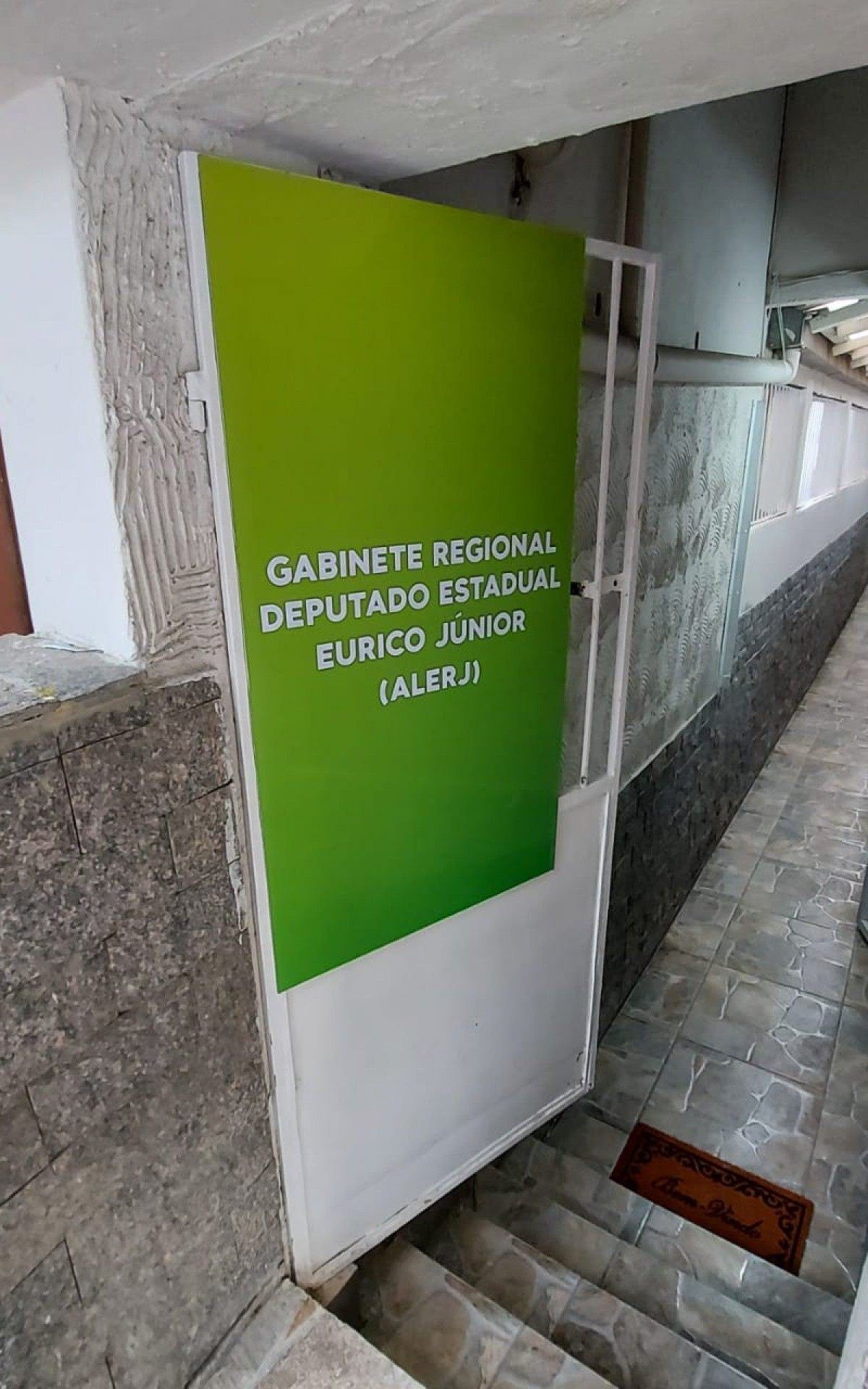 Gabinete fica na rua Expedicionário Osvaldo de Almeida 