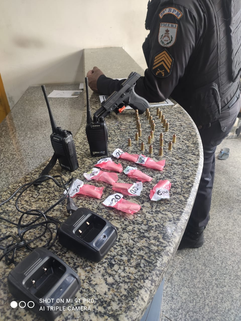 A maior parte do material ilícito teria sido encontrada no quarto do suspeito. - Foto: divulgação