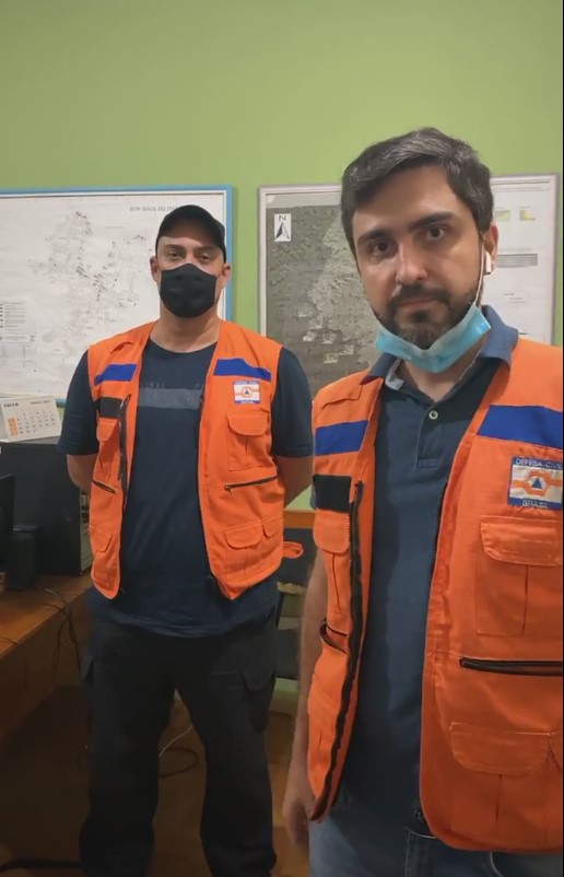 Prefeito fez uma transmiss&atilde;o ao vivo, na noite deste s&aacute;bado, em sua rede social sobre a enchente no munic&iacute;pio. - Foto: reprodu&ccedil;&atilde;o internet