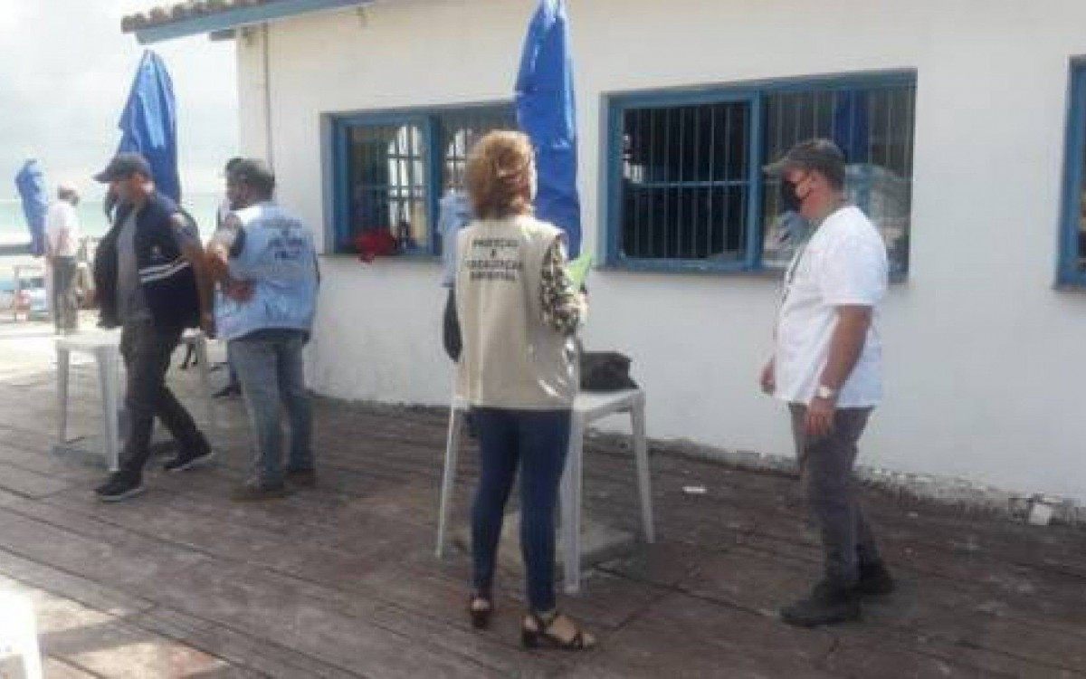 A Prefeitura de Cabo Frio notificou e multou em R$ 5 mil os proprietários) do estabelecimento que não tem autorização para funcionar como bar