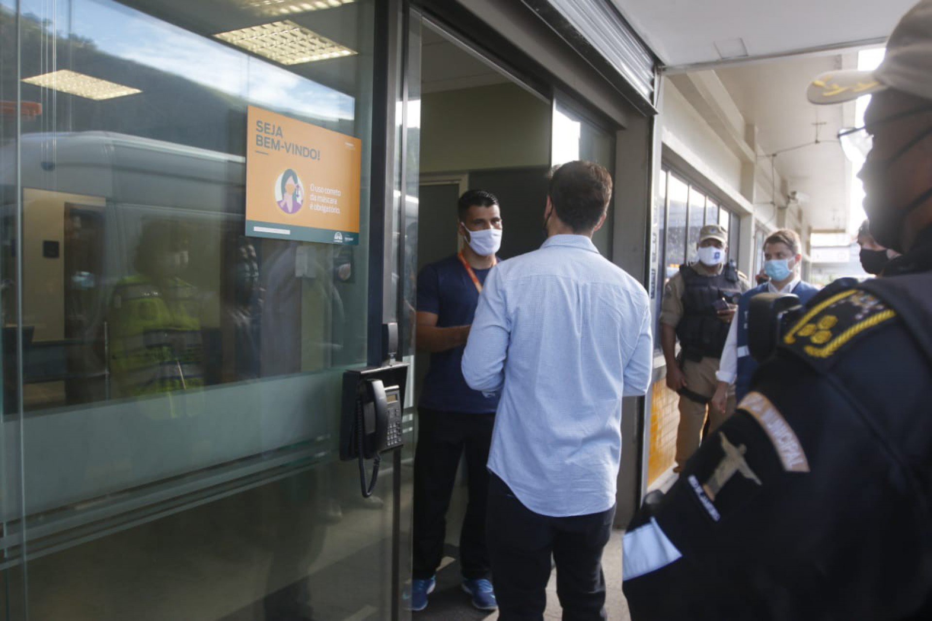 Fotos do momento inicial da ação. - Reginaldo Pimenta