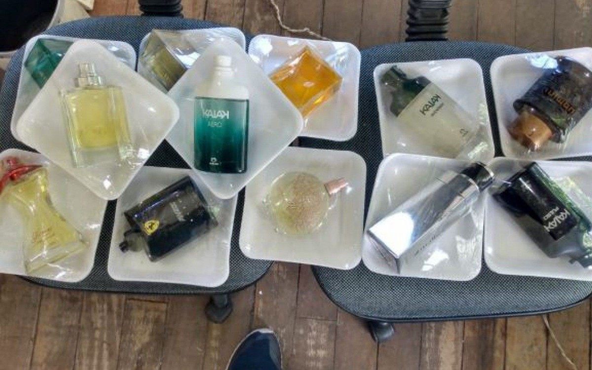 Fiscalização apreende produtos sem nota fiscal no Centro de Petrópolis